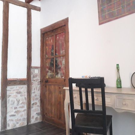 Chambre Double Vallon-en-Sully Exteriör bild