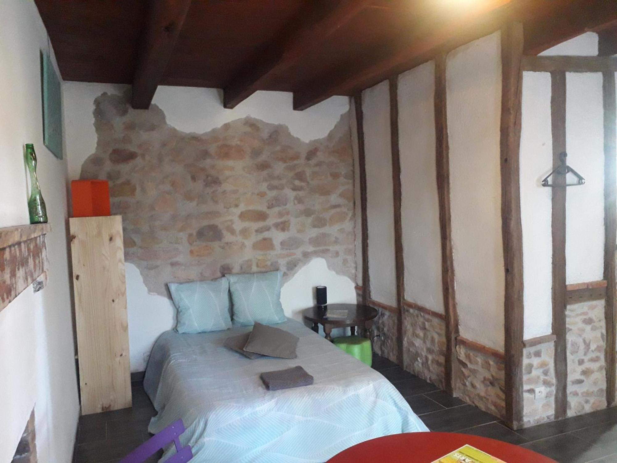 Chambre Double Vallon-en-Sully Exteriör bild